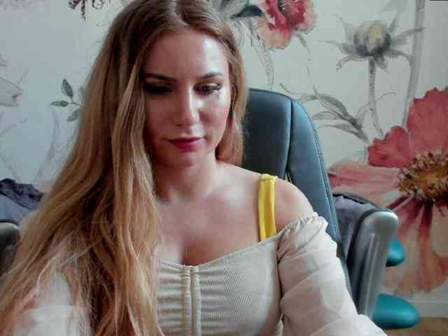 SweetMirande webcam