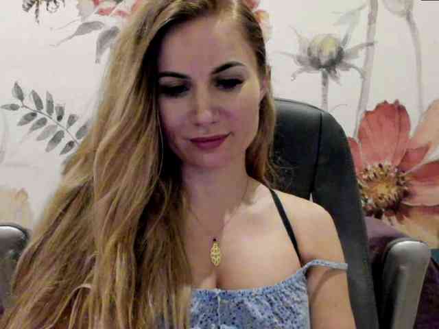 SweetMirande webcam