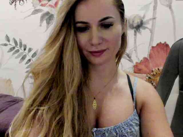 SweetMirande webcam