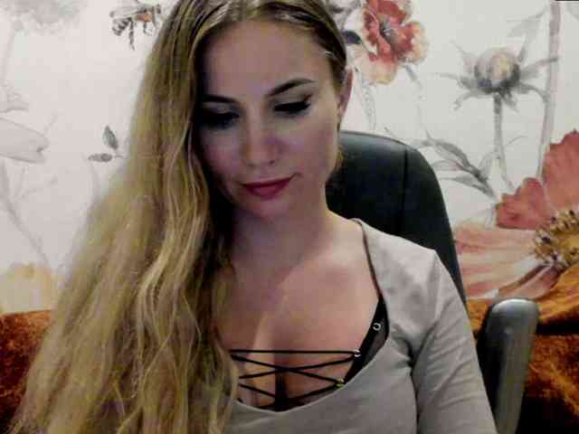SweetMirande webcam