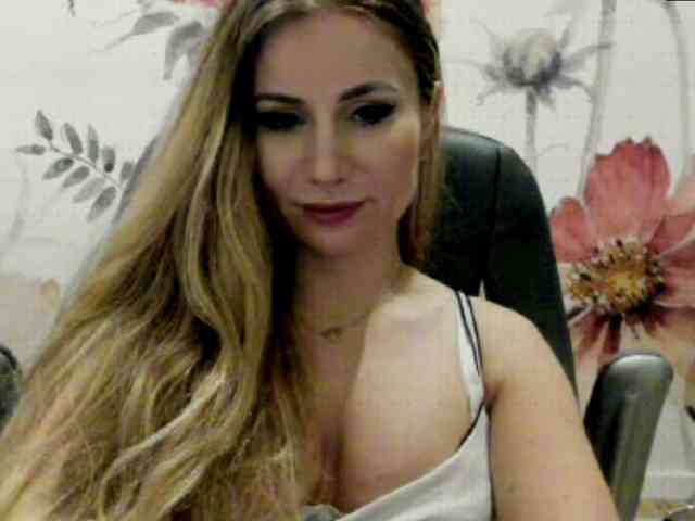 SweetMirande webcam