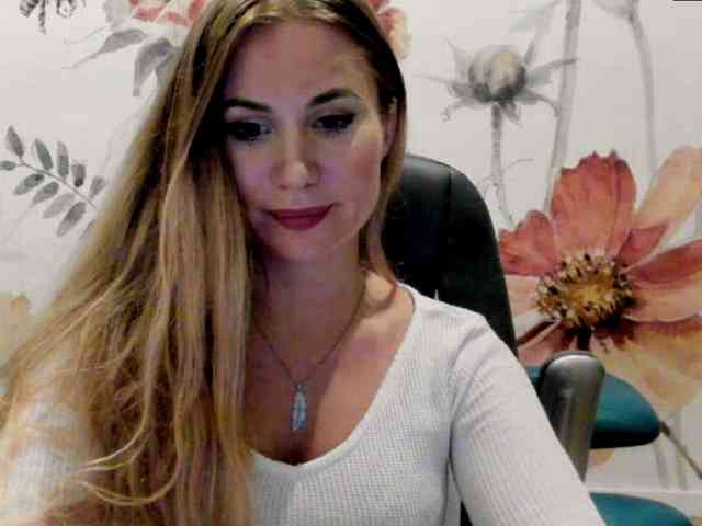 SweetMirande webcam