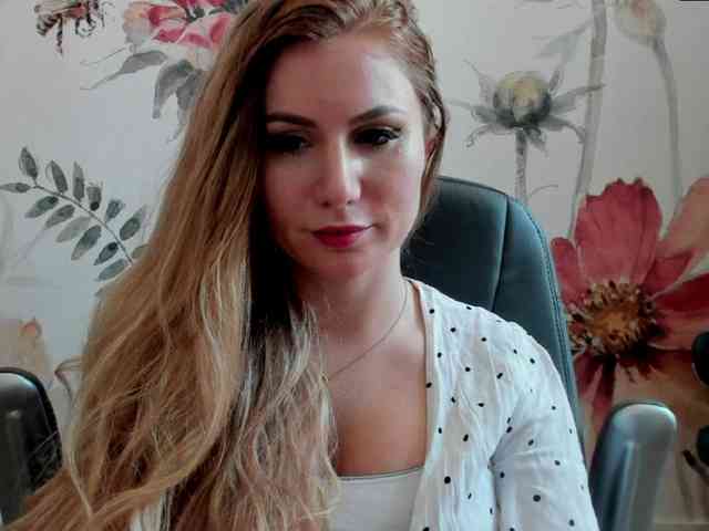 SweetMirande webcam