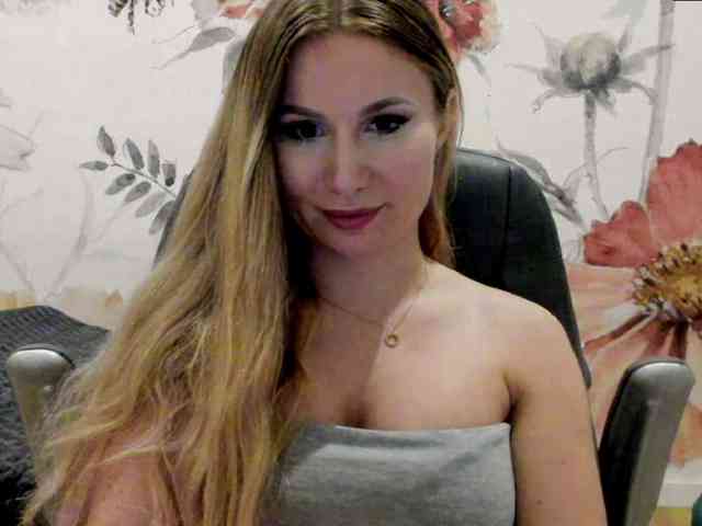 SweetMirande webcam