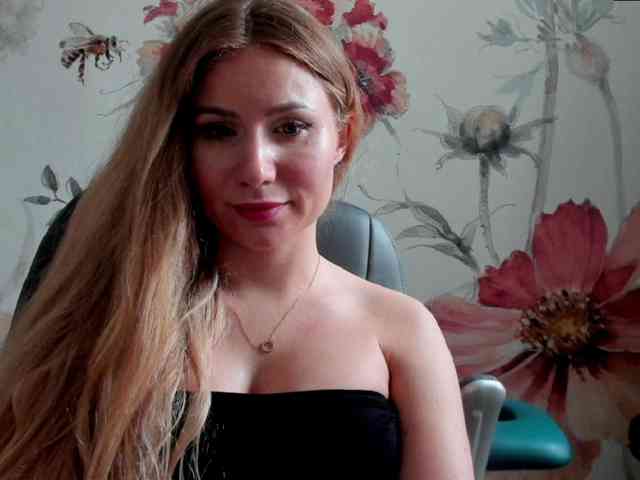 SweetMirande webcam