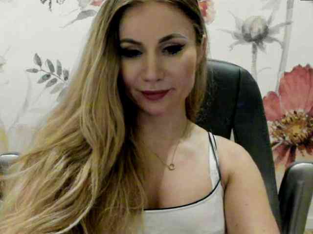 SweetMirande webcam