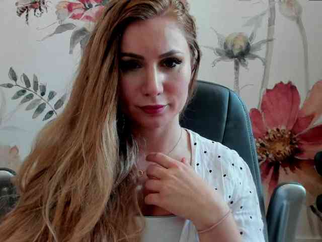 SweetMirande webcam
