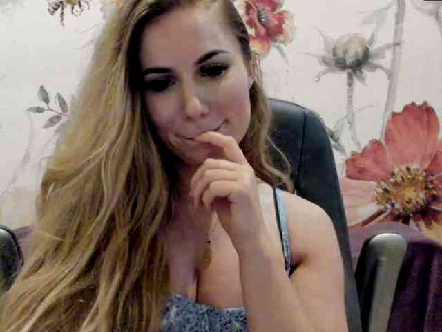 SweetMirande webcam