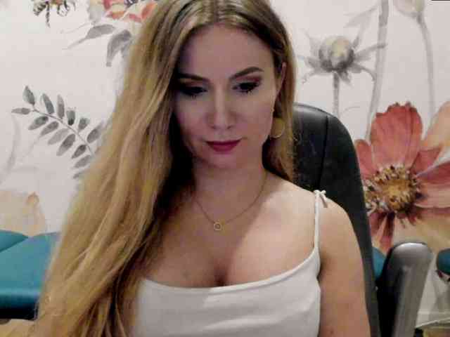 SweetMirande webcam