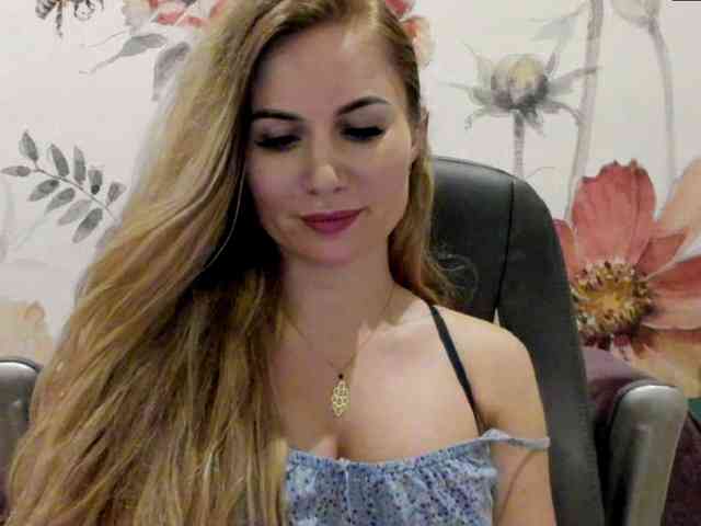 SweetMirande webcam