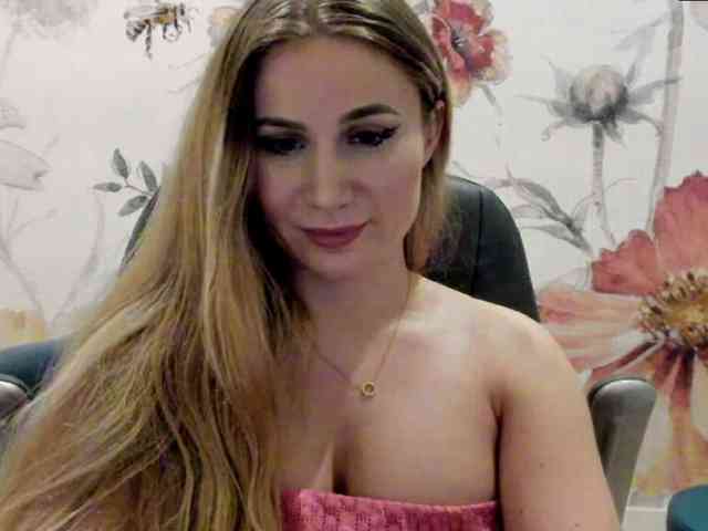 SweetMirande webcam