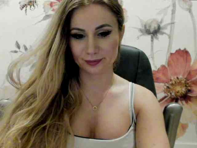 SweetMirande webcam