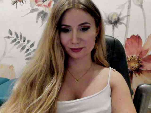 SweetMirande webcam