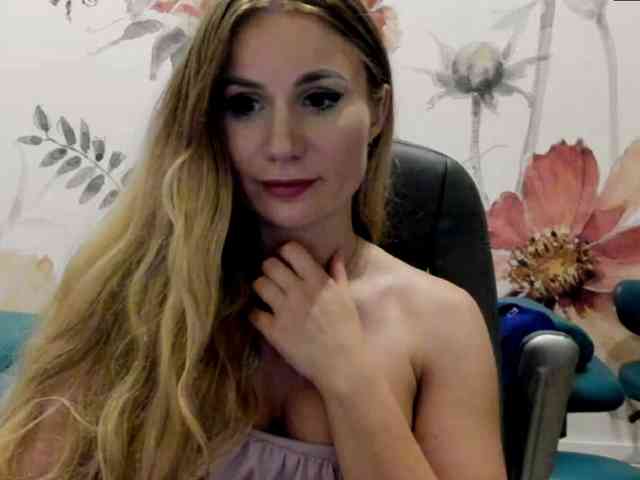 SweetMirande webcam