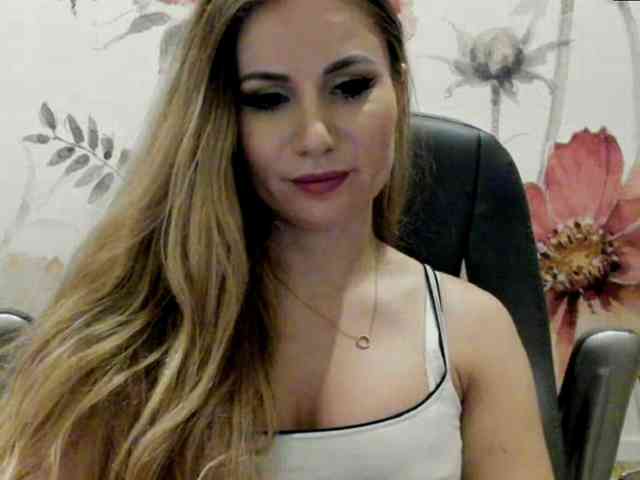 SweetMirande webcam