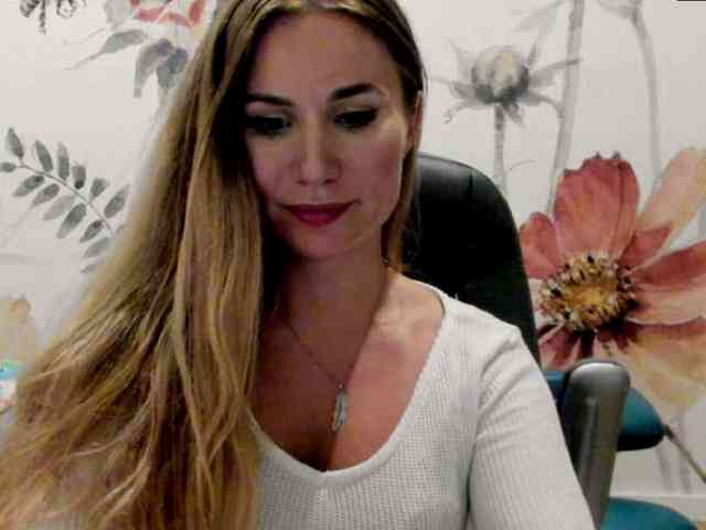 SweetMirande webcam