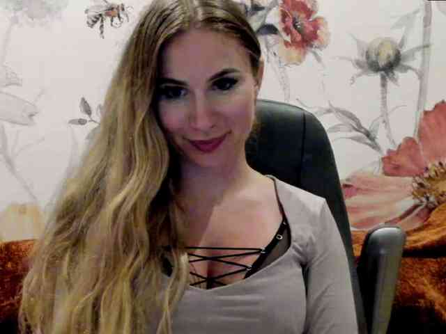 SweetMirande webcam