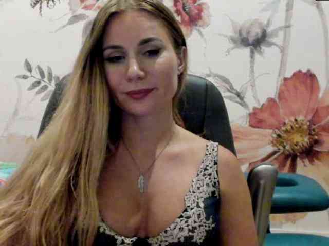 SweetMirande Live Webcam on BongaCams