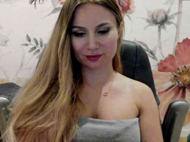 SweetMirande webcam