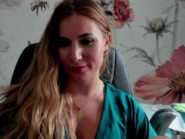 SweetMirande webcam