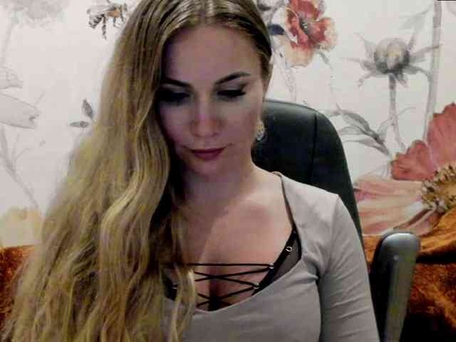 SweetMirande webcam