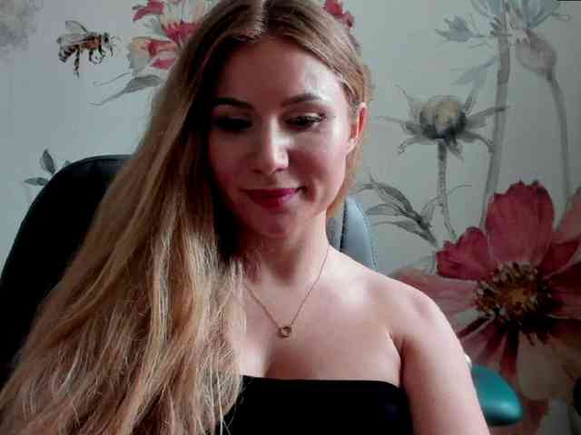 SweetMirande webcam