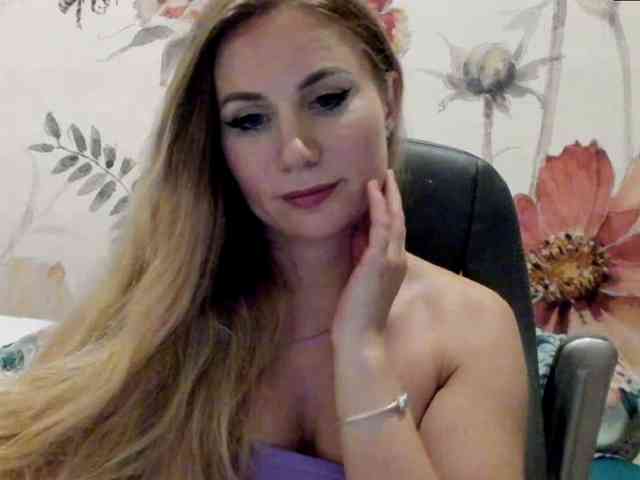SweetMirande webcam