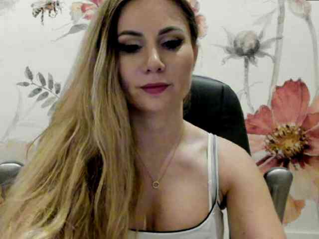 SweetMirande webcam