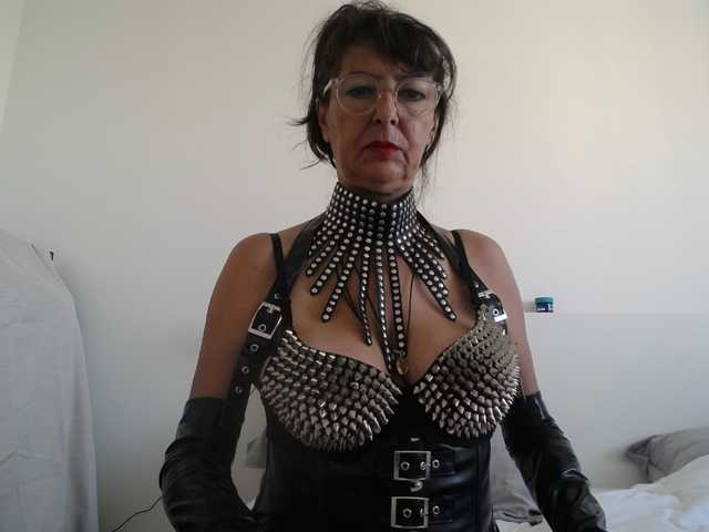 Maitresse-Elsa live cam on BongaCams