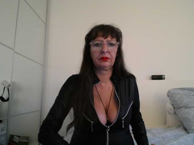 Maitresse-Elsa live cam on BongaCams