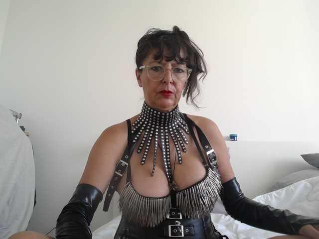 Maitresse-Elsa live cam on BongaCams