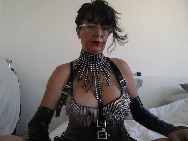 Maitresse-Elsa live cam on BongaCams