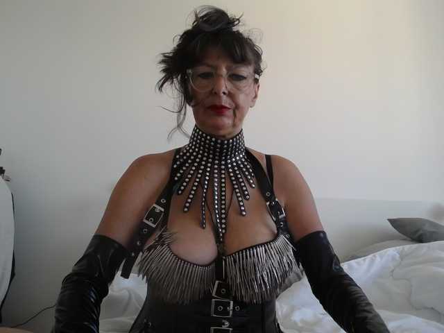 Maitresse-Elsa live cam on BongaCams