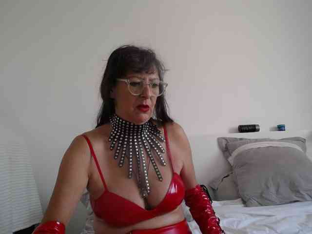 Modèle: Maitresse-Elsa