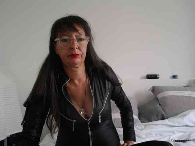 Modèle: Maitresse-Elsa