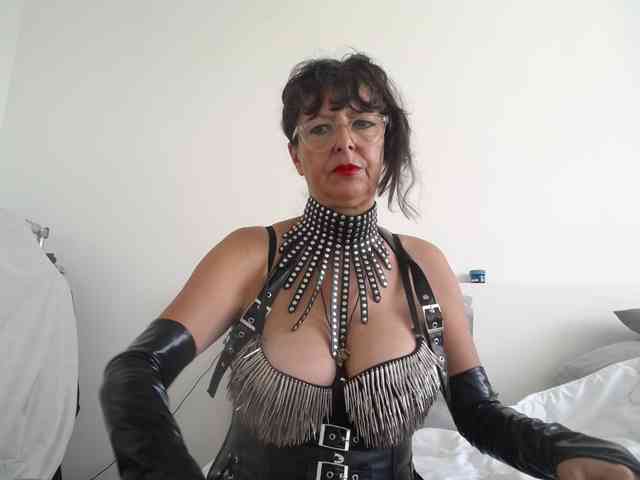 Modèle: Maitresse-Elsa