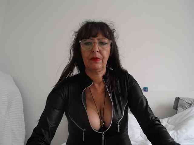 Modèle: Maitresse-Elsa