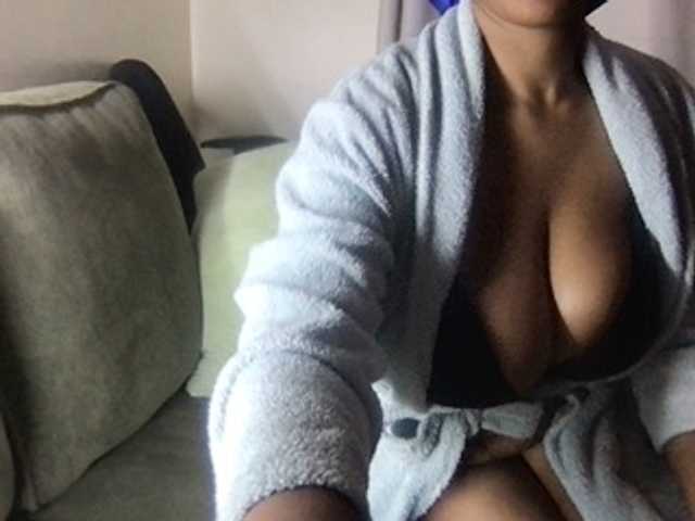 Wambo9731 live cam on BongaCams