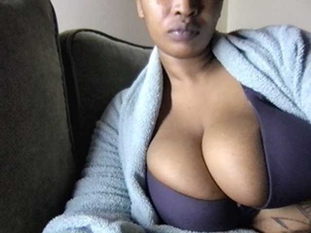 Wambo9731 live cam on BongaCams