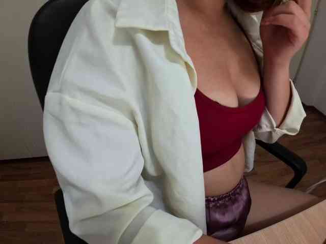 AnnaaMeaw webcam
