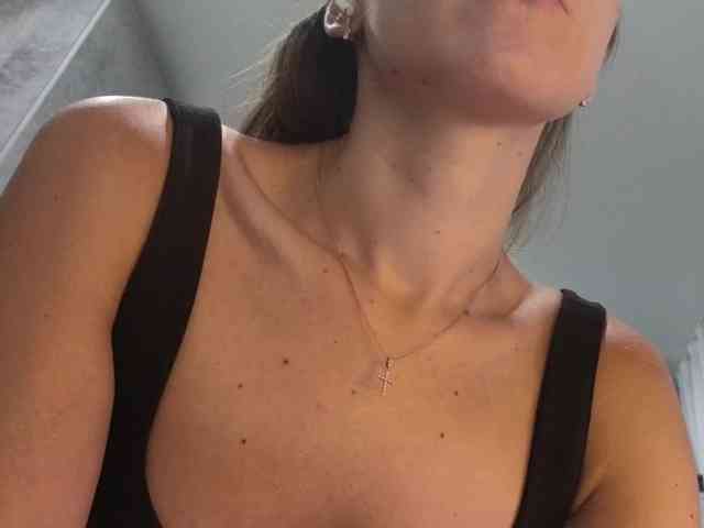 Zarina888 webcam