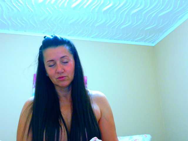 Salome8888 live cam on BongaCams