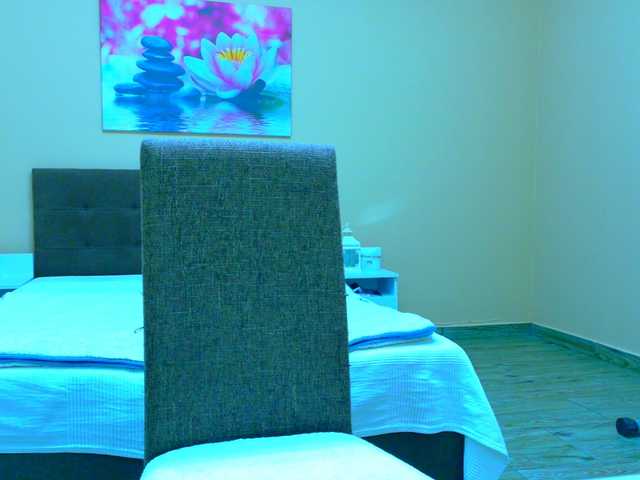 Salome8888 live cam on BongaCams