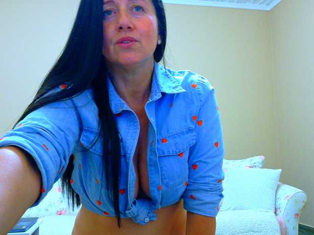 Maya_Banks live cam preview