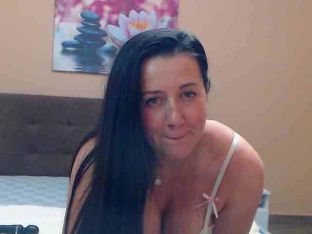 Maya_Banks webcam