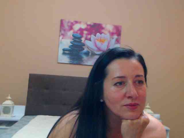 Maya_Banks webcam