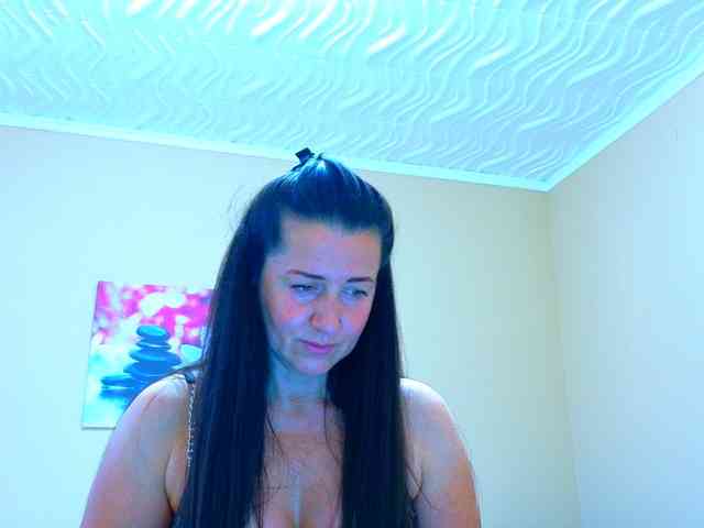 Maya_Banks webcam