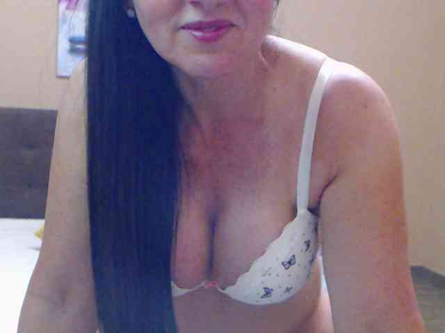 Maya_Banks webcam