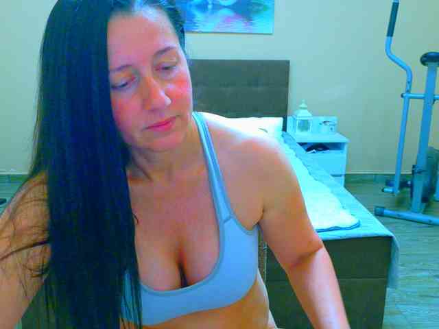 Maya_Banks webcam