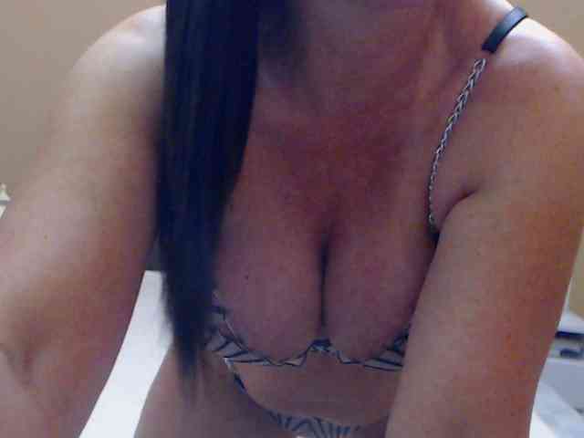 Maya_Banks webcam